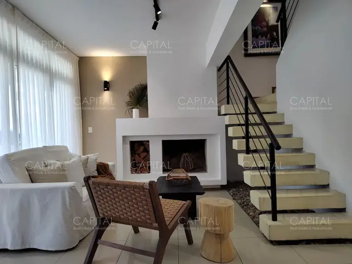 Apartamento en Manantiales  de tres dormitorios  en alquiler