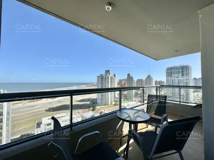 Apartamento con vista al Mar en venta de dos dormitorios, La Pastora, Punta del Este.
