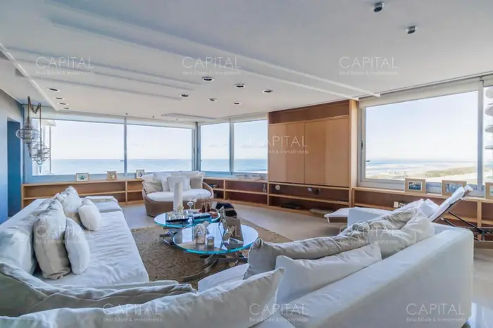 Apartamento primera fila en Tiburón Tres de tres dormitorios y dependencia de servicio en venta