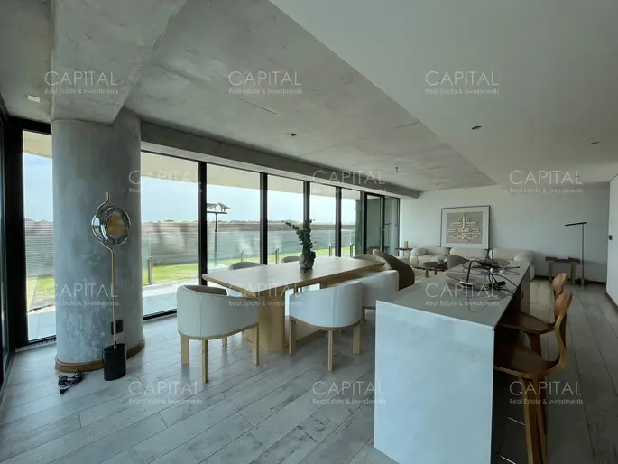 Apartamento en venta en edifico Surfside