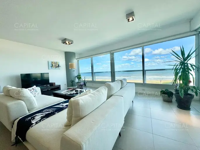 Le Parc Punta del Este Departamento Esquinero en Venta
