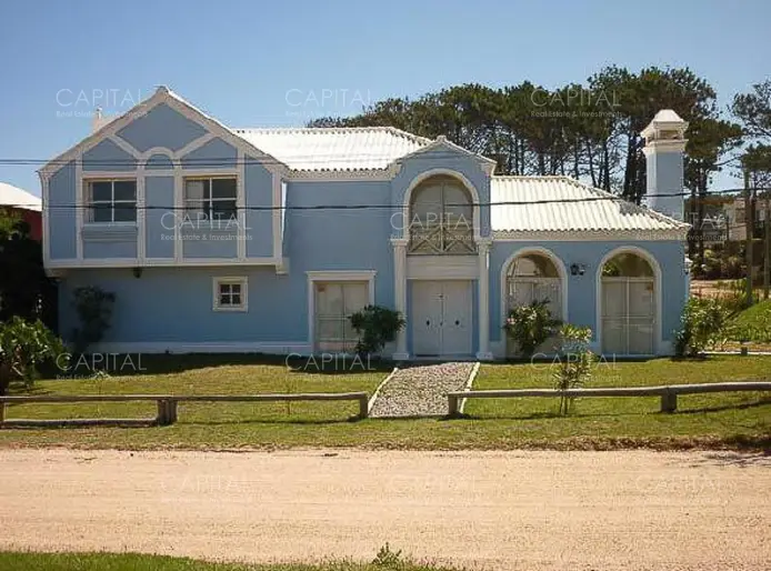 Casa en Montoya a solo 100 mts del mar La Barra