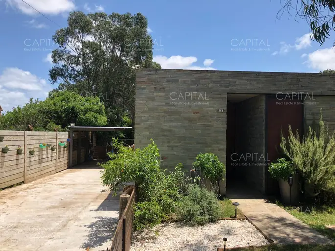 Casa en Venta de 2 Dormitorios a pocos metros de Playa Mansa - Pinares Punta del Este