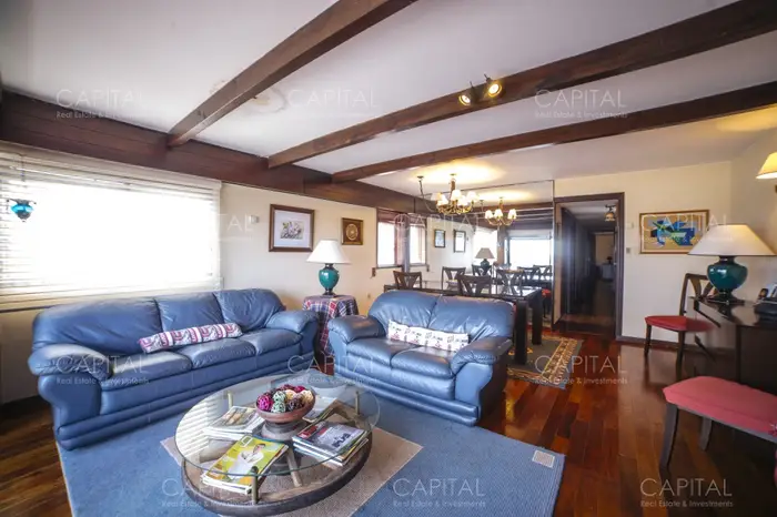 Apartamento en venta frente al mar, Punta del Este.