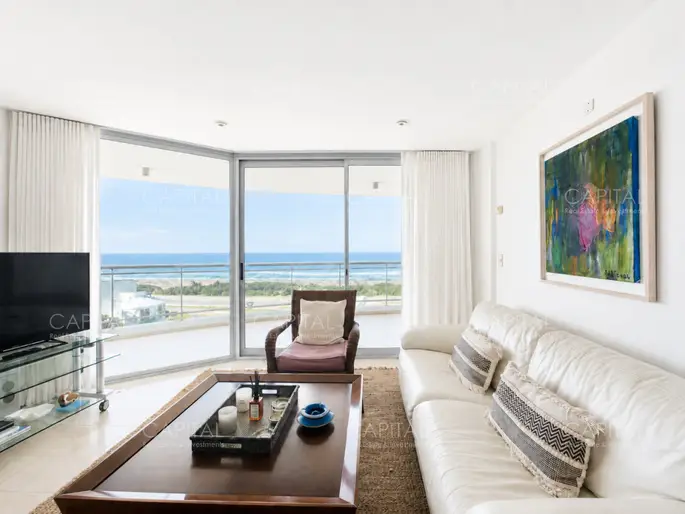 Apartamento 3 dormitorios con vista al Mar en playa Brava