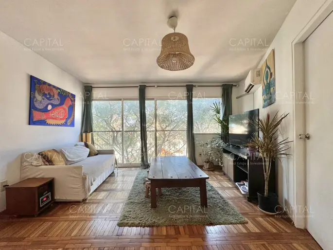 Apartamento de dos dormitorios en venta piso alto en zona Cordón