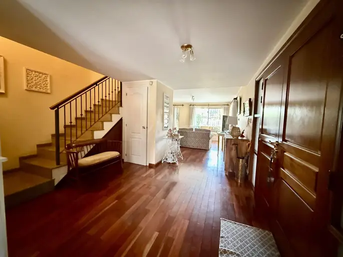 Casa en venta en Carrasco en zona colegios.