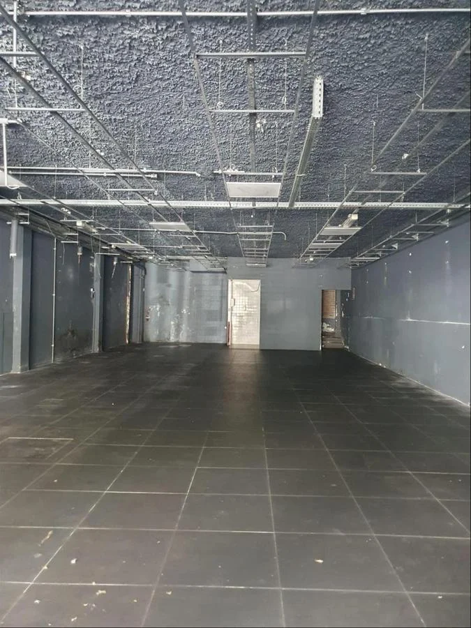 Local en Tres Cruces, propiedad 258860 -Imagen 1