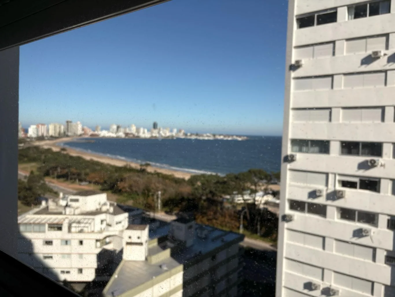 Apartamento en Playa Mansa, propiedad 274631 -Imagen 1
