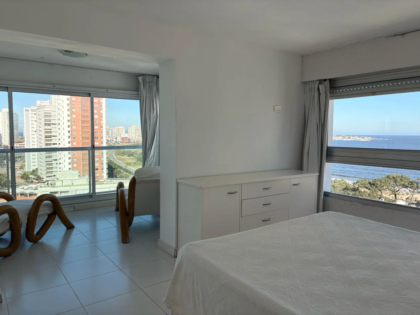Apartamento en Playa Mansa, propiedad 274631 -Imagen 11