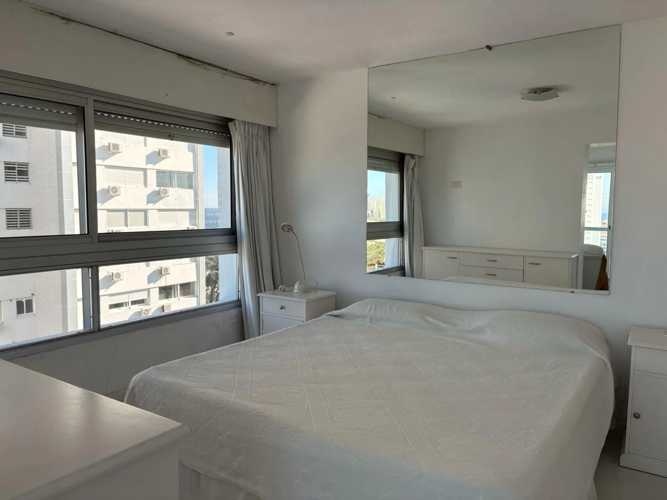 Apartamento en Playa Mansa, propiedad 274631 -Imagen 12