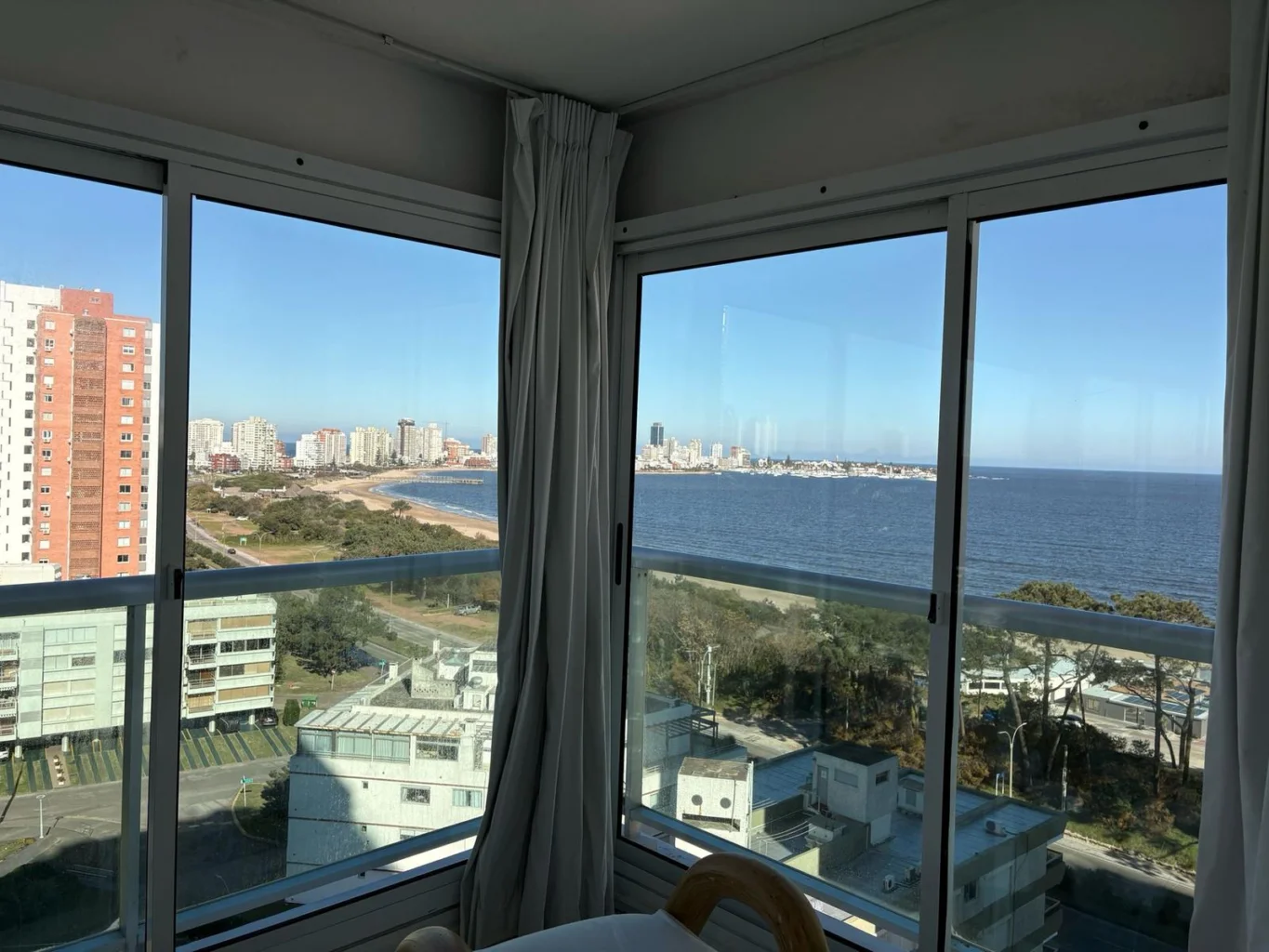 Apartamento en Playa Mansa, propiedad 274631 -Imagen 3