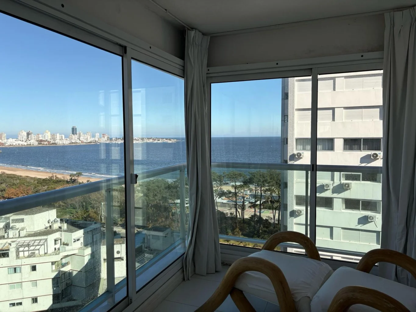 Apartamento en Playa Mansa, propiedad 274631 -Imagen 5