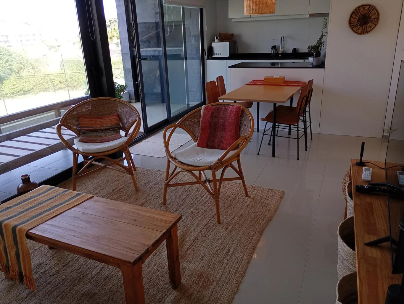 Apartamento en Playa Mansa, propiedad 284180 -Imagen 2