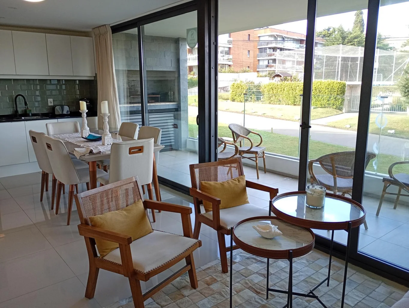 Apartamento en Playa Mansa, propiedad 284181 -Imagen 2