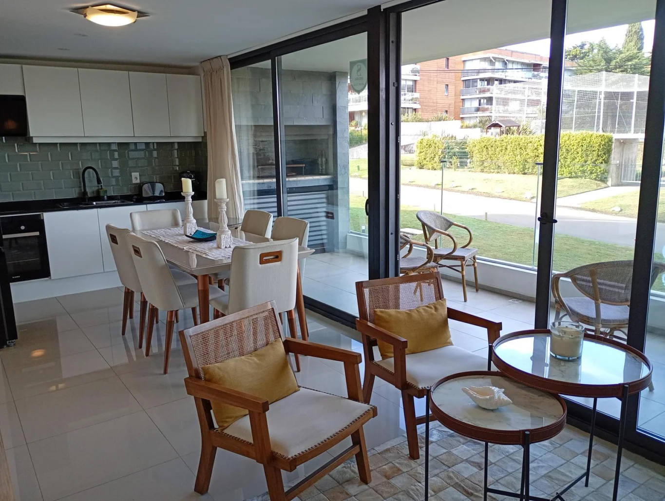 Apartamento en Playa Mansa, propiedad 284181 -Imagen 6