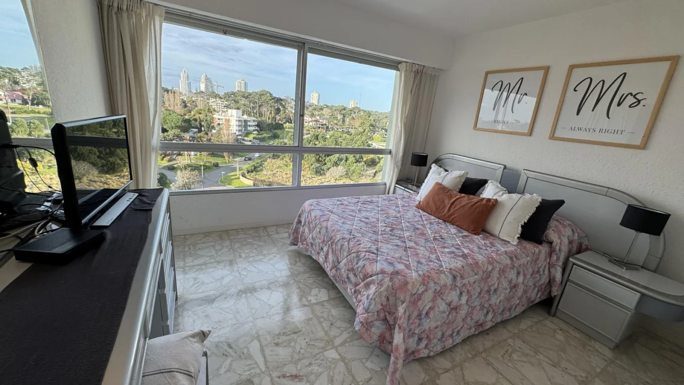 Apartamento en Playa Mansa, propiedad 284976 -Imagen 12
