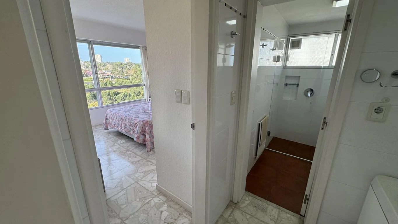 Apartamento en Playa Mansa, propiedad 284976 -Imagen 17