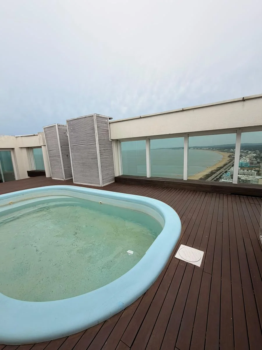 Apartamento en Playa Mansa, propiedad 288567 -Imagen 24