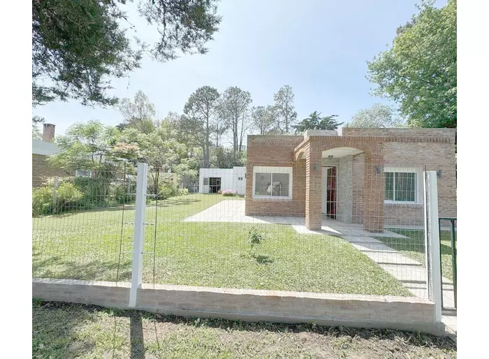 CASA CON BARBACOA EN VENTA EN BALNEARIO LOS PINOS