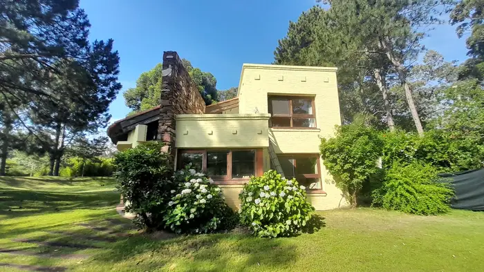 Casa venta 4 dormitorios Solanas
