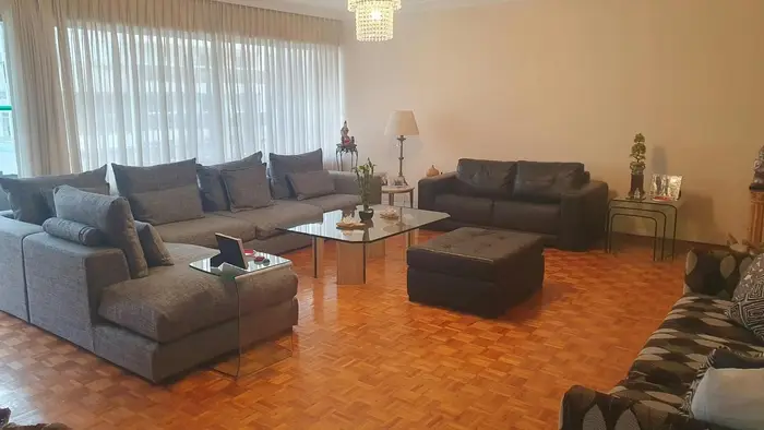 Venta Apartamento 4 dormitorios c/ 2 garajes Punta Carretas