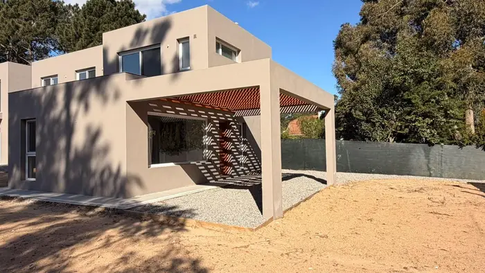 Casas en venta a estrenar Parque Burnett -Punta del Este
