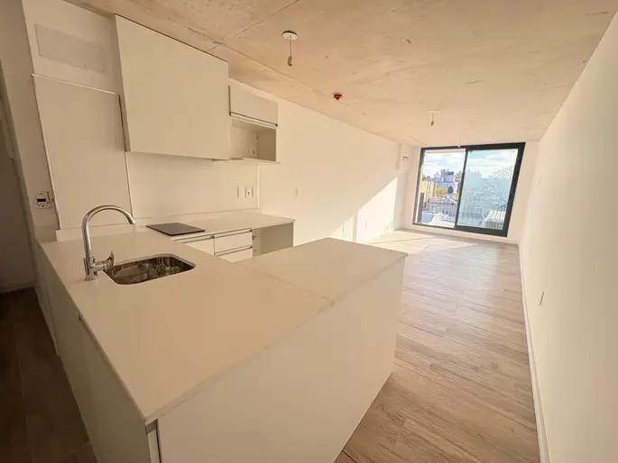 Venta Monoambiente con cochera y balcón a estrenar en Buceo