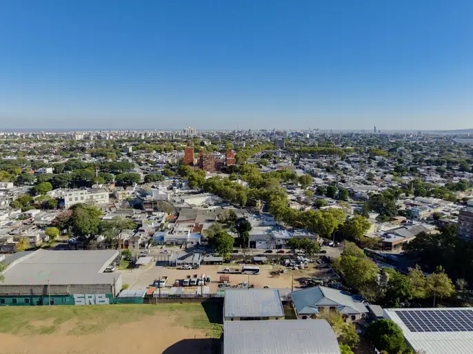 Venta Casa para reciclar con amplio terreno de 743 m2 ,1/2 cuadra 8 de octubre