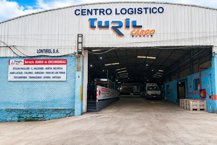 Galpón en Martin C Martinez entre Amezaga y Domingo Aramburu