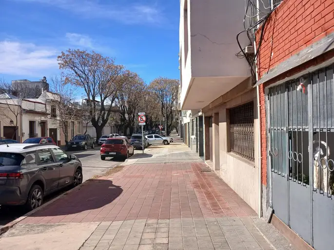 PH en Pocitos con cochera sin gastos comunes