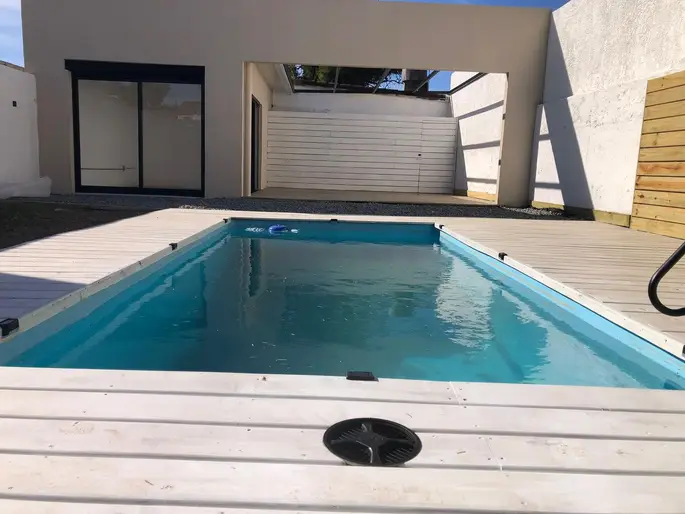 Casa en venta 3 dormitorios, 2 baños, Piscina, Lagomar sur