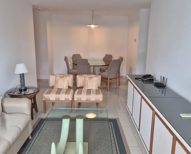 Apartamento con servicios en alquiler anual!!