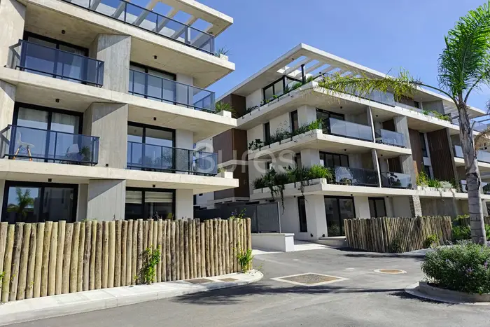 Venta de apartamento de 2 dormitorios en Carrasco, Dos Acres