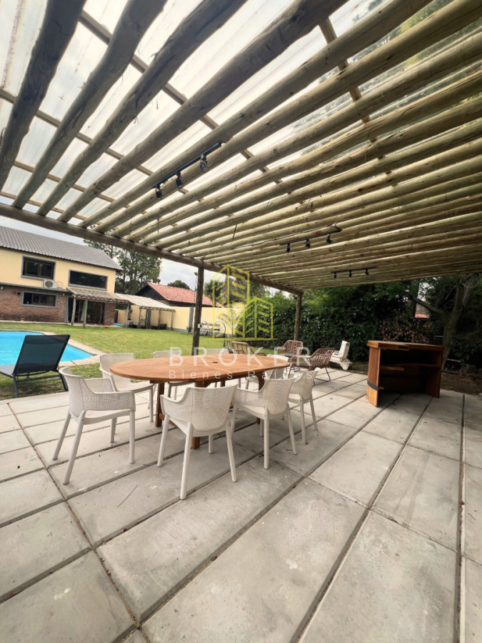 Casa en Playa Mansa, propiedad 258693 -Imagen 2