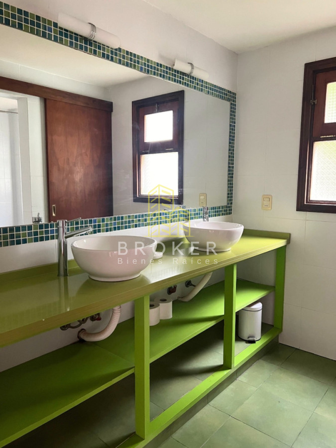Casa en Playa Mansa, propiedad 258693 -Imagen 17