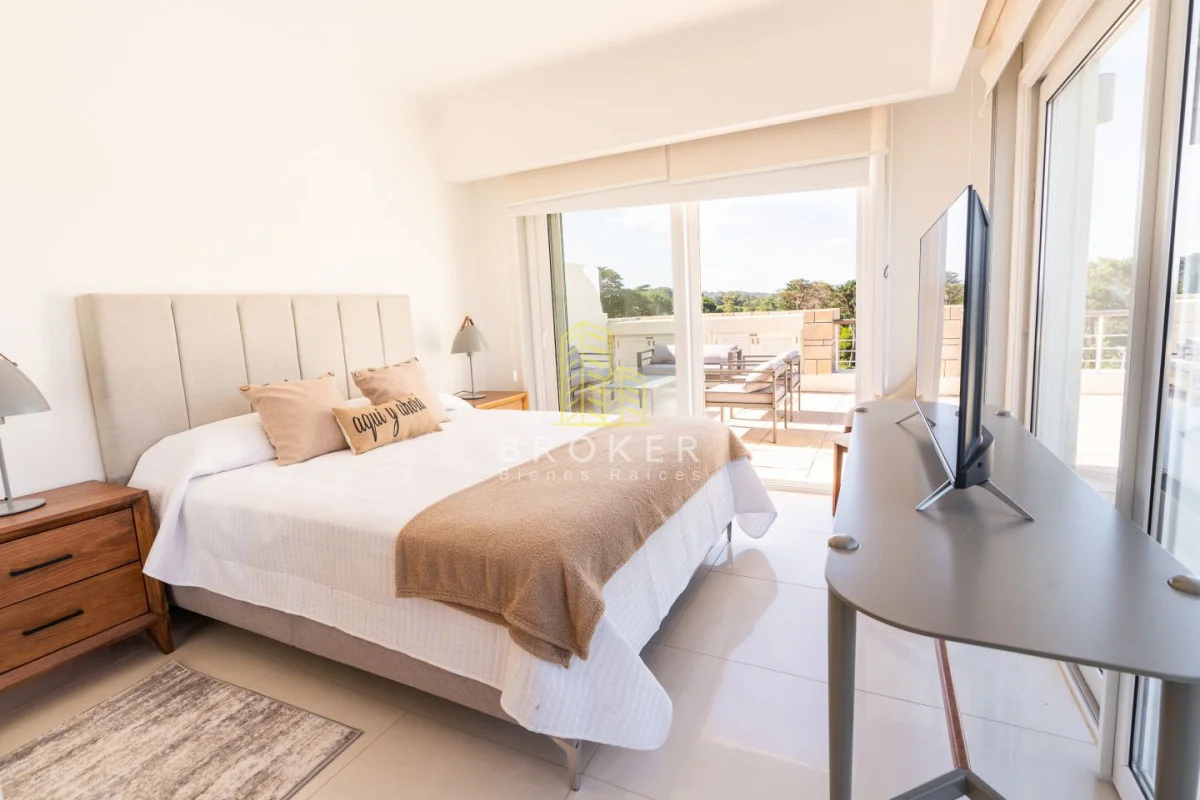 Apartamento en Playa Mansa, propiedad 284855 -Imagen 11
