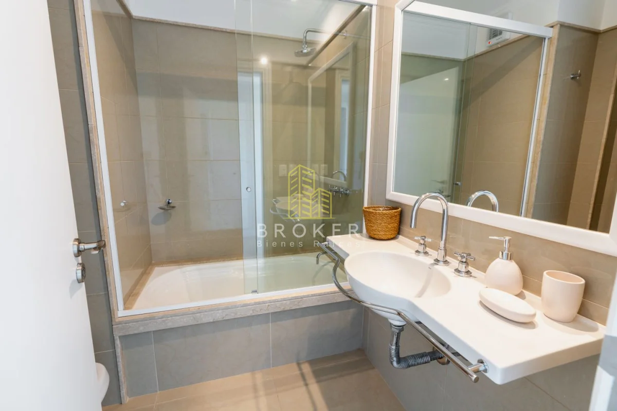 Apartamento en Playa Mansa, propiedad 284855 -Imagen 13