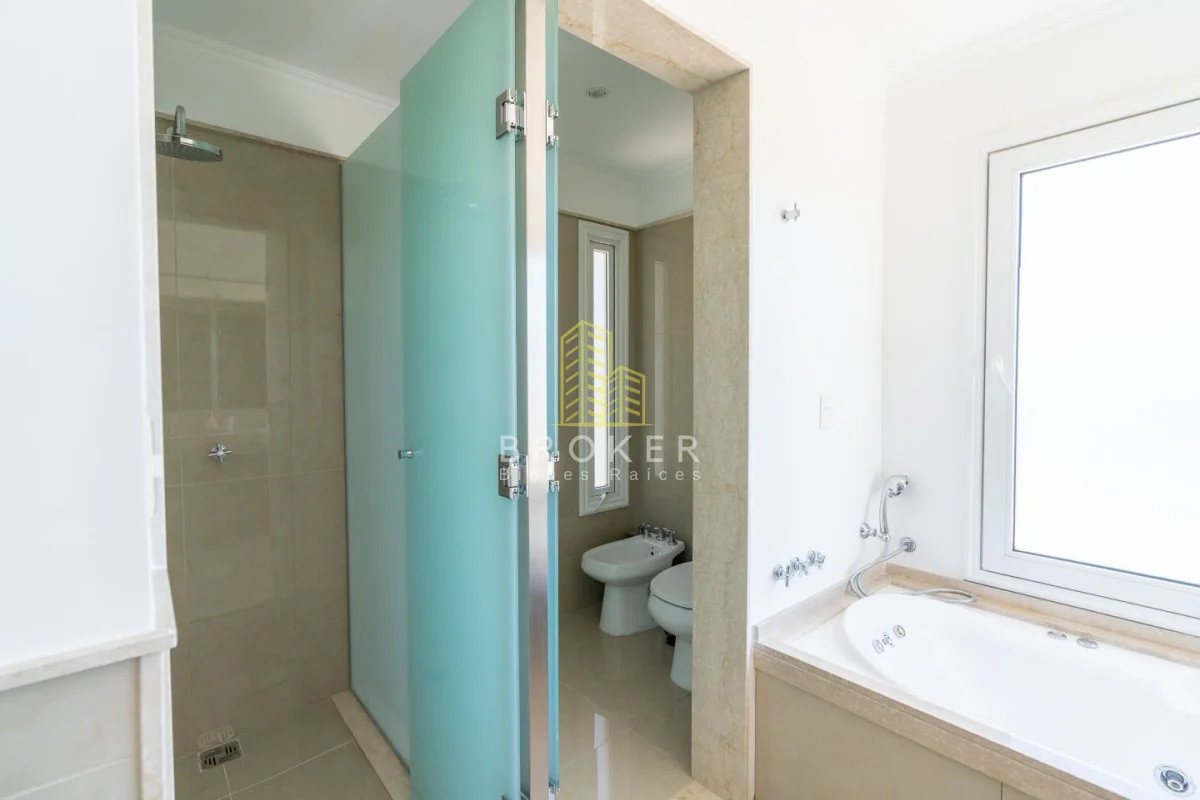 Apartamento en Playa Mansa, propiedad 284855 -Imagen 15
