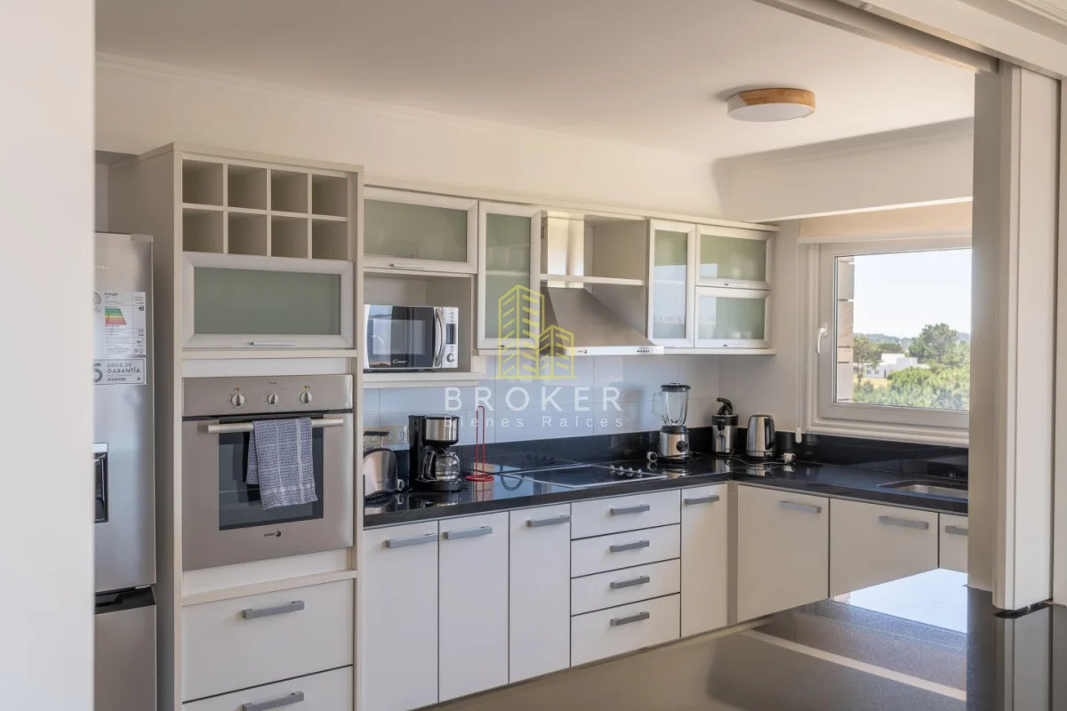 Apartamento en Playa Mansa, propiedad 284855 -Imagen 6