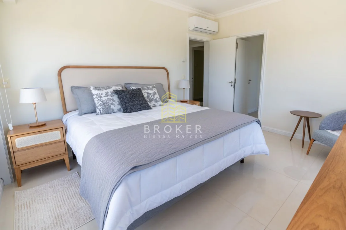 Apartamento en Playa Mansa, propiedad 284855 -Imagen 7