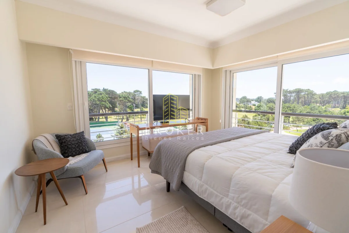 Apartamento en Playa Mansa, propiedad 284855 -Imagen 8