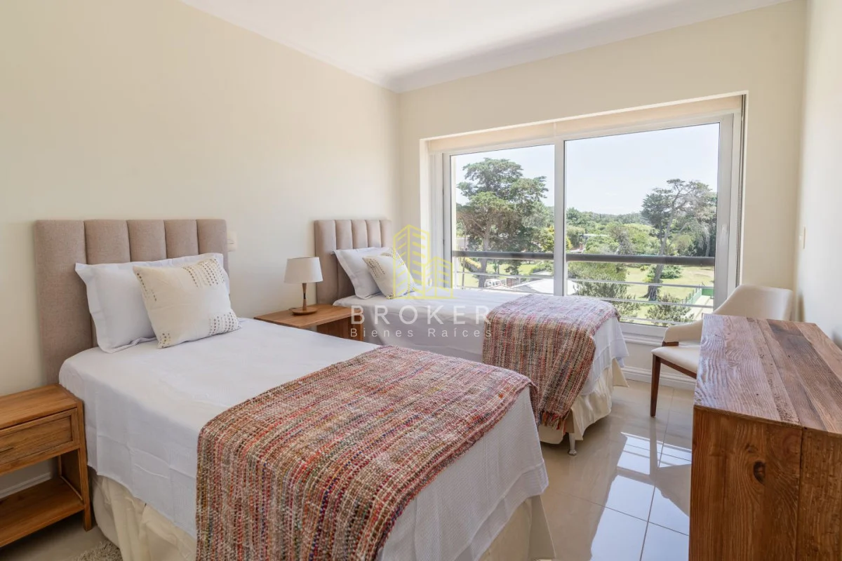 Apartamento en Playa Mansa, propiedad 284855 -Imagen 9