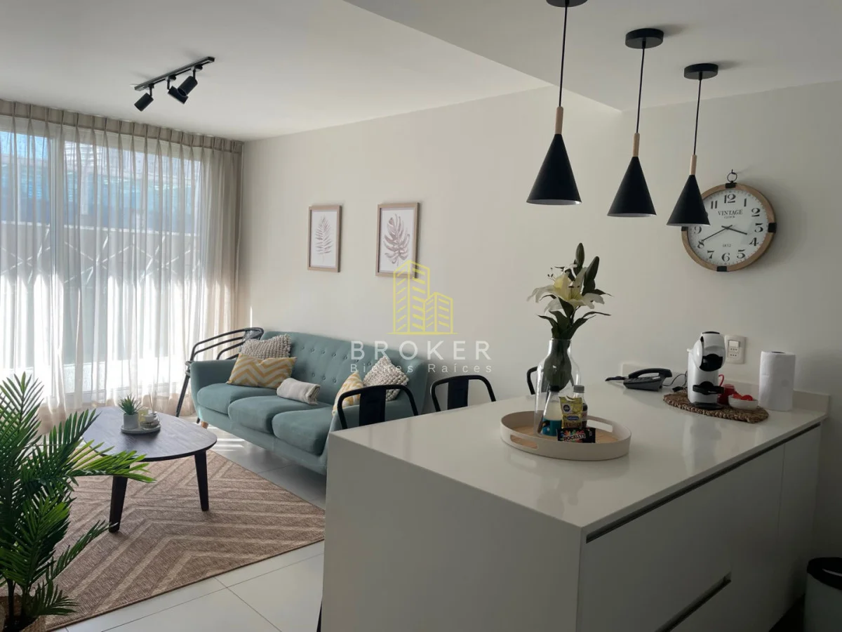 Apartamento en Playa Mansa, propiedad 293890 -Imagen 2