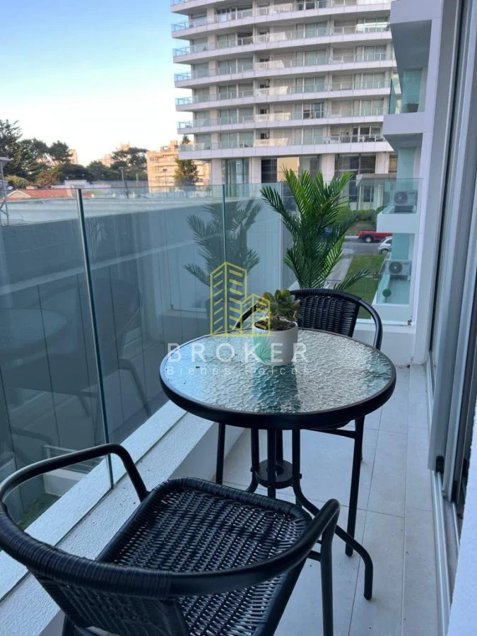 Apartamento en Playa Mansa, propiedad 293890 -Imagen 5