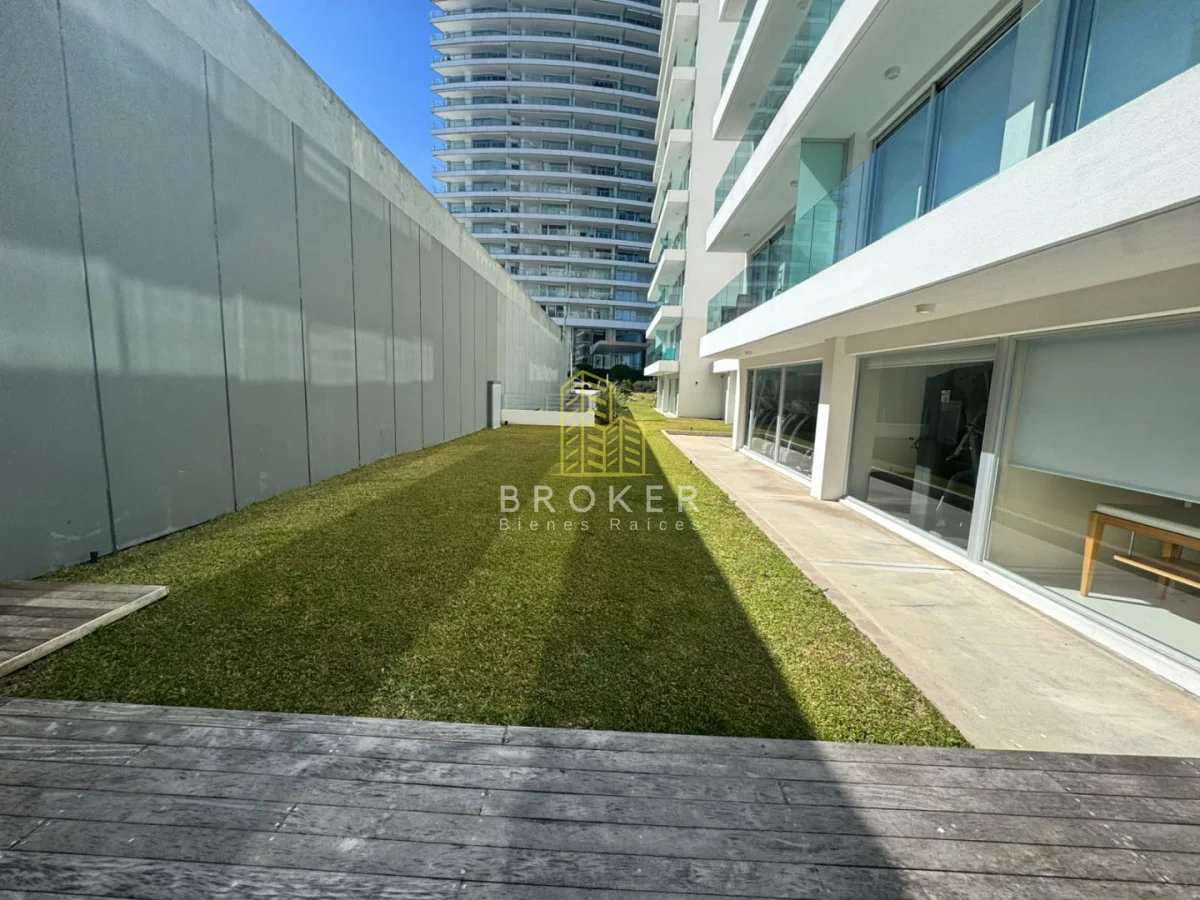 Apartamento en Playa Mansa, propiedad 293890 -Imagen 10