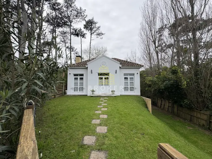 Oportunidad en venta en Montoya de 3 dorm+ dependencia de servicio