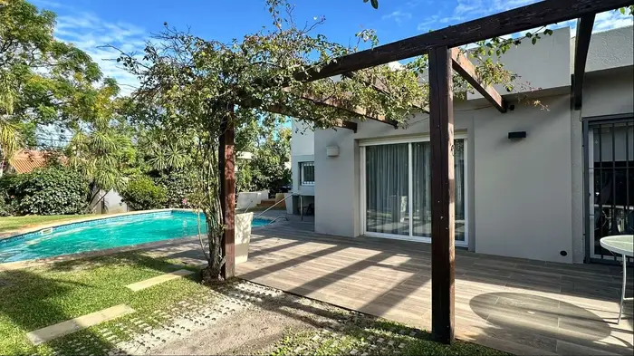 Venta Alquiler Casa Carrasco 4 dormitorios