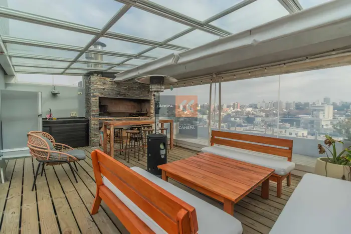 Venta apartamento de 2 dormitorios en Parque Batlle con barbacoa + cochera