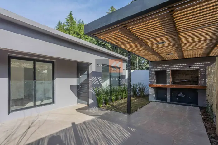 Alquiler casa de 1 dormitorio + jardín con parrillero en Carrasco Norte